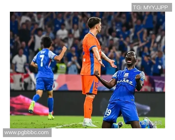 中超激战:AC米兰大胜里昂六比二引发全场轰动 中超激战:AC米兰大胜里昂六比二引发全场轰动