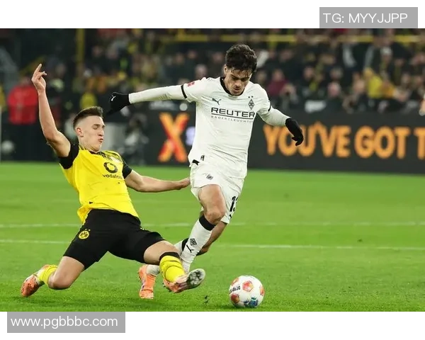 德甲激情对决多特蒙德与曼联战成平局绝杀瞬间引发全场欢呼