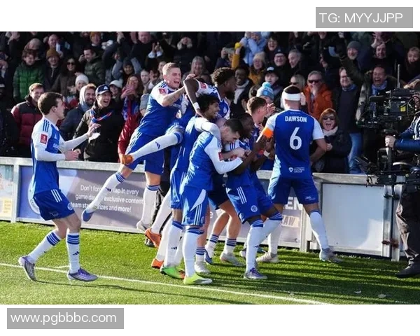 足总杯惊现冷门多特蒙德与波尔图激战成和绝杀瞬间引发全场沸腾