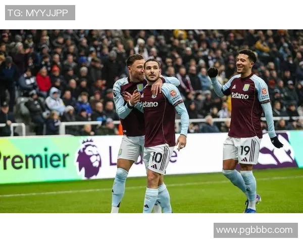 中超联赛曼联与切尔西激战成平局绝杀瞬间引发全场热议