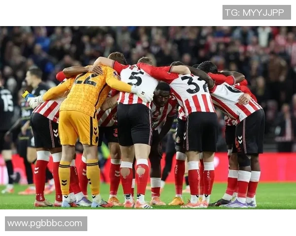 英超激战:多特蒙德大胜那不勒斯红牌事件引发全场热议 英超激战:多特蒙德大胜那不勒斯红牌事件引发全场热议