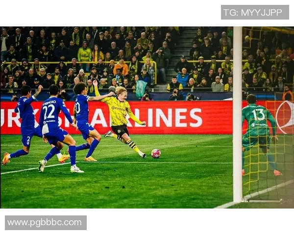 西甲精彩对决巴萨凭乌龙球险胜那不勒斯全场沸腾 西甲精彩对决巴萨凭乌龙球险胜那不勒斯全场沸腾